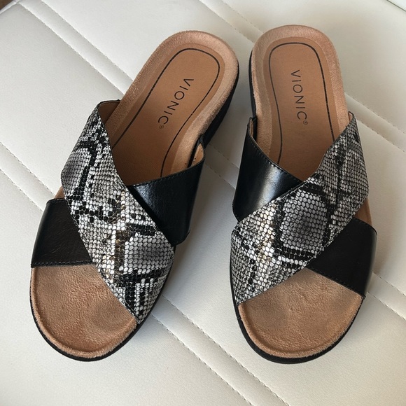 Vionic Hayden Snake & Black Black Midi Platform Sole Sandal - Picture 2 of 8